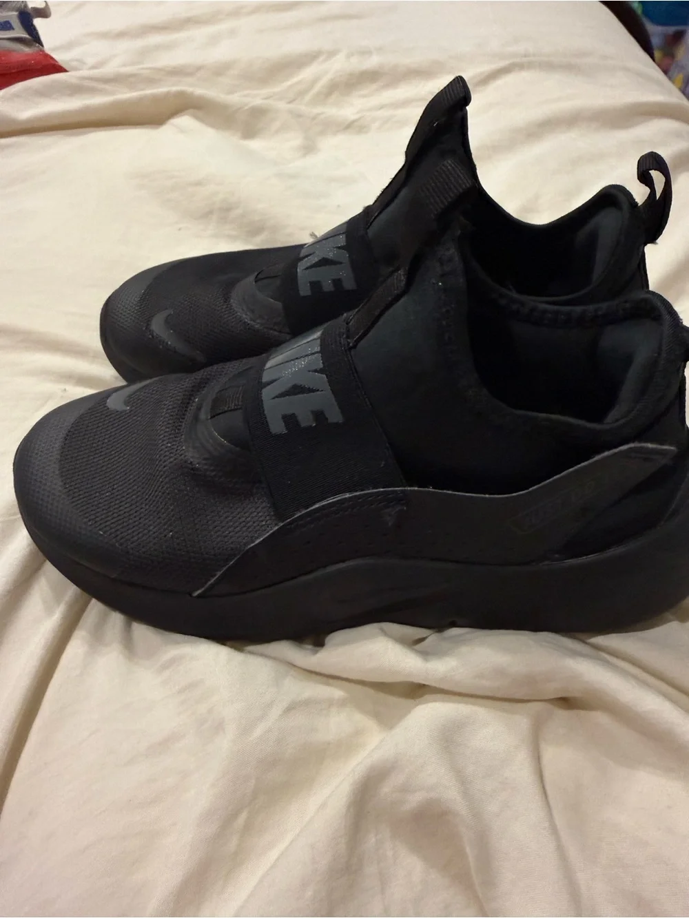 Nike Viale Slip-On Sneakers Black Boys Size 3Y